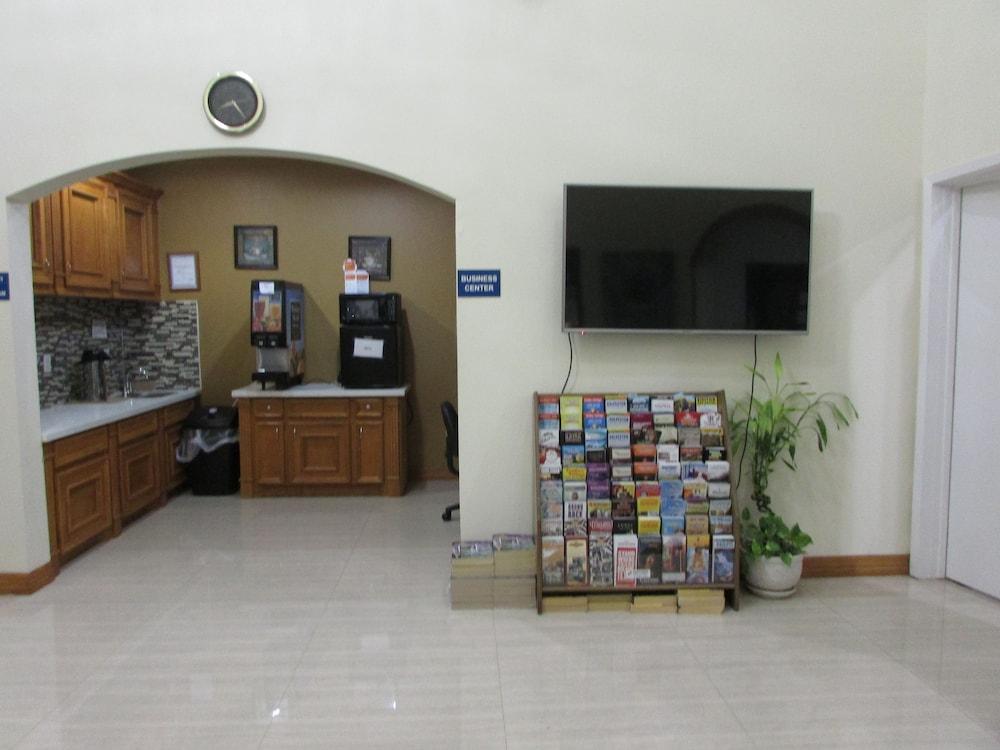 Hotel Rodeway & *