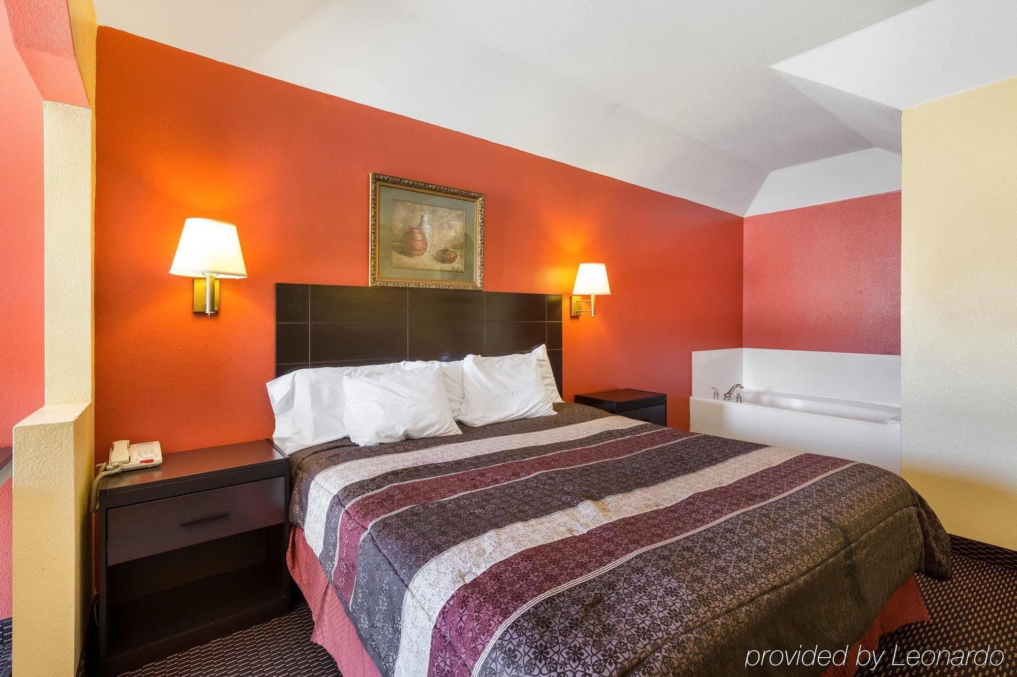 Rodeway & Hotel