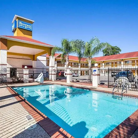 Rodeway Inn & Suites 