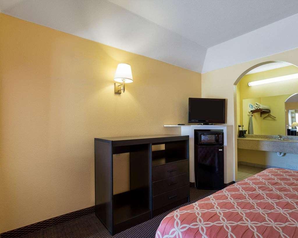 Rodeway & Hotel *