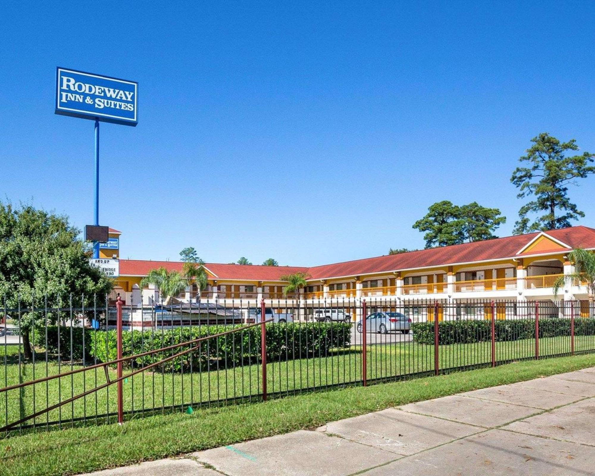 Hotel Rodeway & *